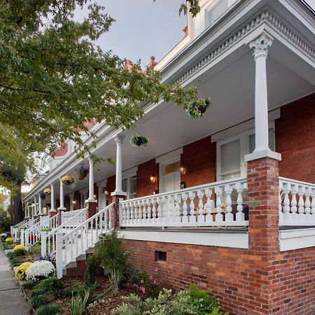 414 Waldburg A - Newly Renovated Apt With Outdoor Space! Apartment Savannah Exterior photo